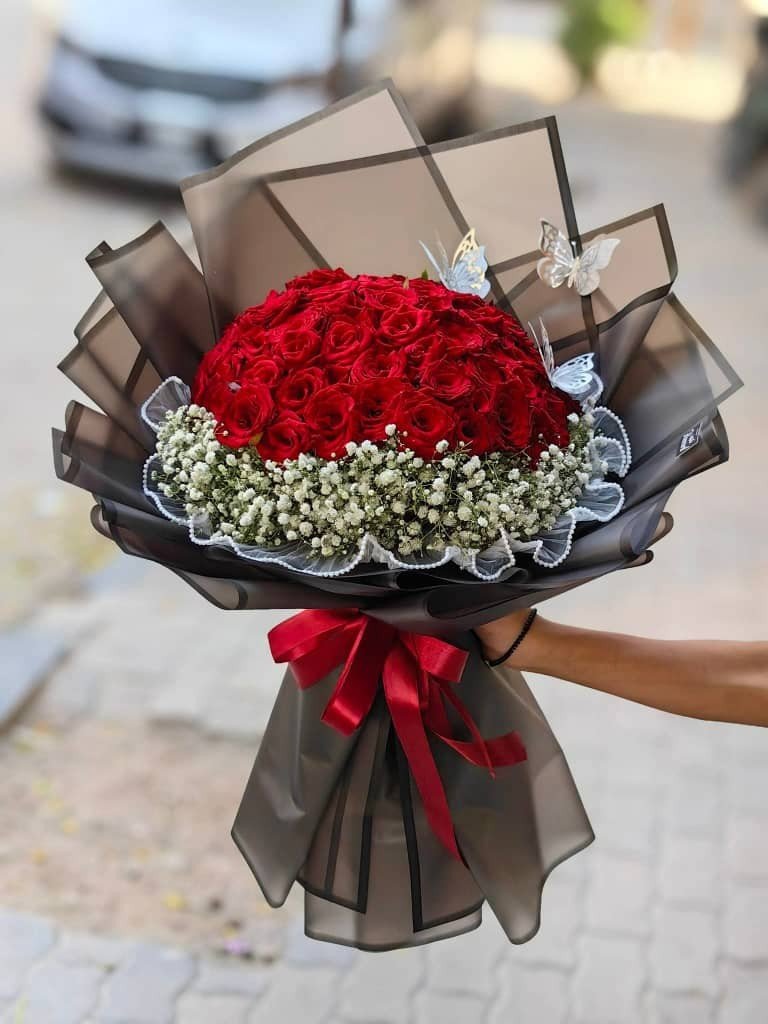 باقة ورد تول اسود