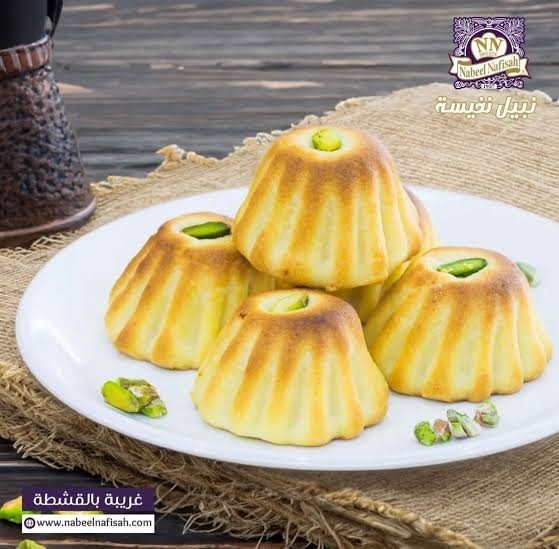 قطعة غريبة بالقشطة