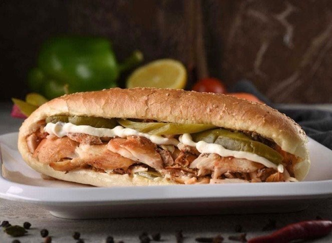 سندويش شاورما صمون