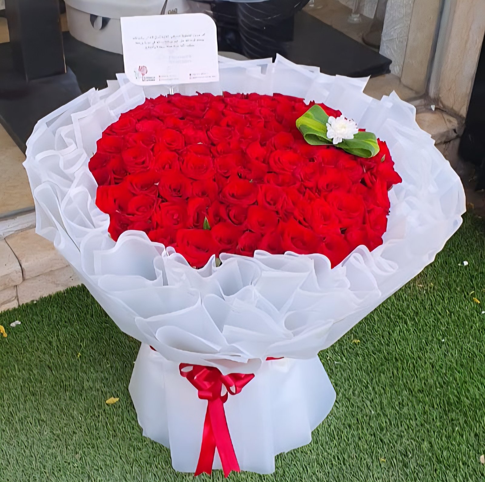 باقة 100 وردة جوري حمراء
